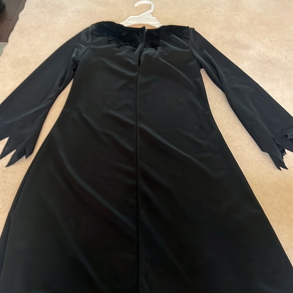 Girls medium witches costume with hat - Picture 3 of 3